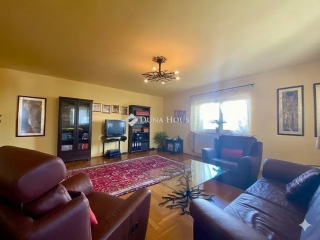 Eladó ház Budapest XVI. kerület 222 nm