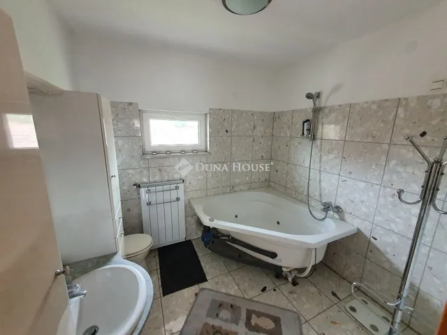 Eladó lakás Vác 105 nm