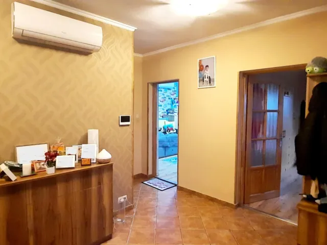 Eladó ház Dunakeszi, Alag 93 nm