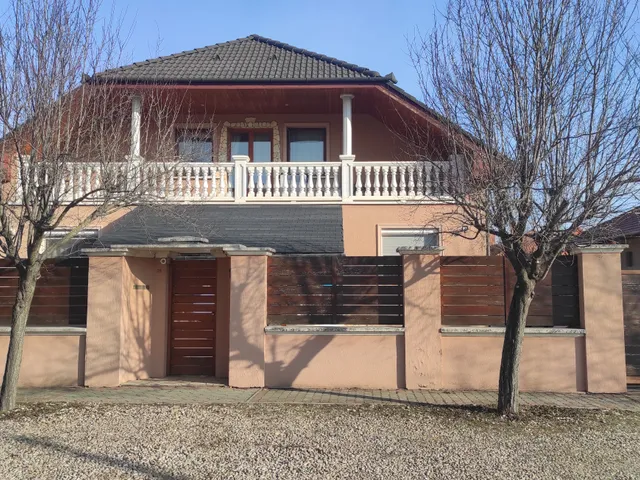 Eladó ház Cegléd 263 nm