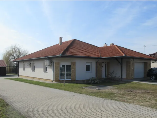 Eladó ház Délegyháza 197 nm