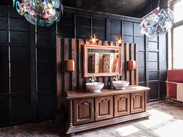 Eladó kereskedelmi és ipari ingatlan Budapest XXI. kerület, Csepel Belváros 1670 nm