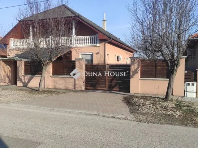 Eladó ház Cegléd 243 nm