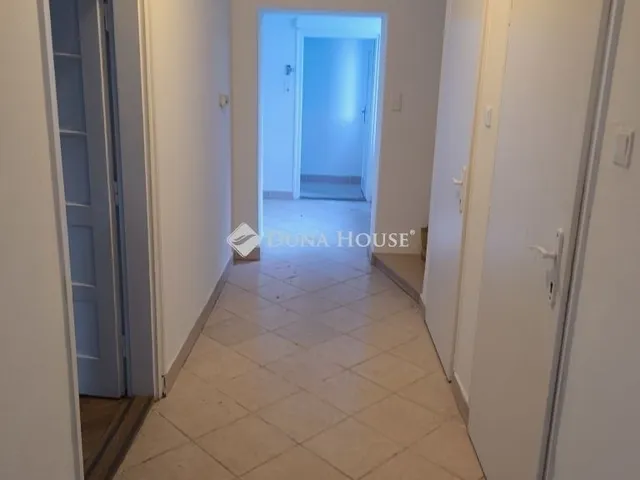 Eladó ház Leányfalu 237 nm