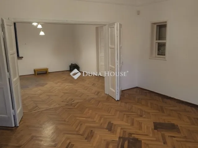 Eladó ház Leányfalu 237 nm