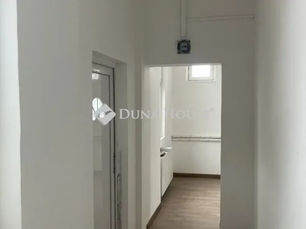 Eladó kereskedelmi és ipari ingatlan Budapest X. kerület 85 nm