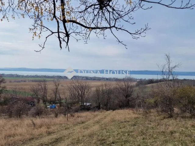 Eladó telek Balatonszárszó 4990 nm
