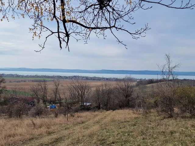 Eladó telek Balatonszárszó 4990 nm