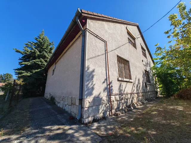 Eladó ház Dunakeszi, Alag 159 nm