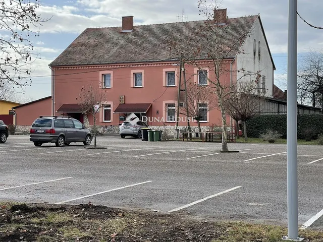 Eladó kereskedelmi és ipari ingatlan Kisszállás 768 nm