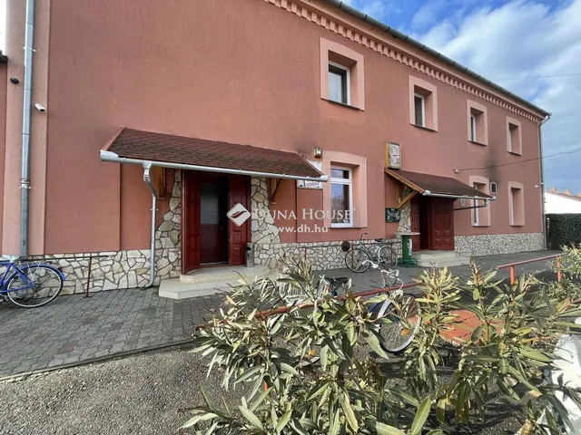 Eladó kereskedelmi és ipari ingatlan Kisszállás 768 nm