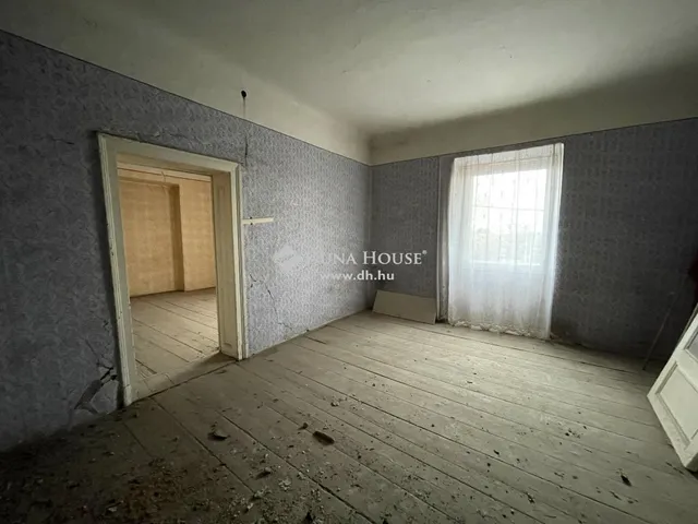 Eladó kereskedelmi és ipari ingatlan Kisszállás 768 nm