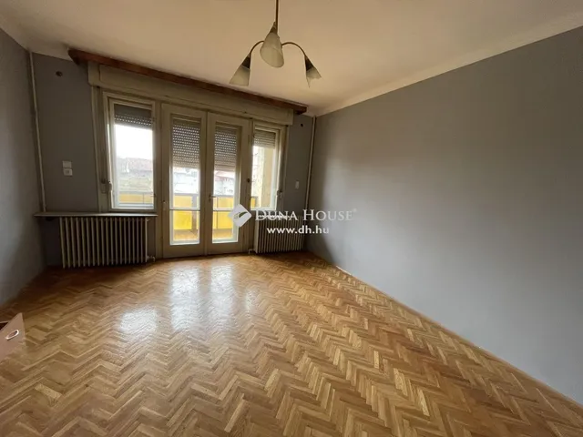 Eladó ház Nagykőrös 240 nm
