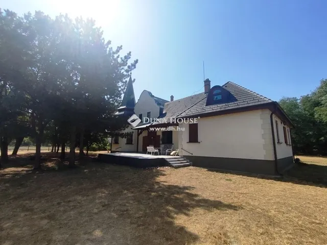Eladó ház Fülöpháza 297 nm