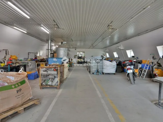 Eladó kereskedelmi és ipari ingatlan Kecskemét 700 nm