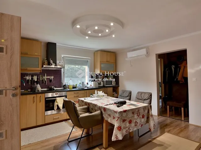 Eladó kereskedelmi és ipari ingatlan Kecskemét 700 nm