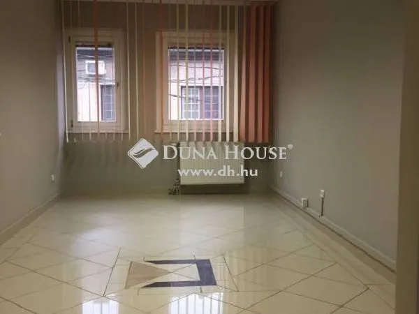 Eladó lakás Kecskemét 132 nm