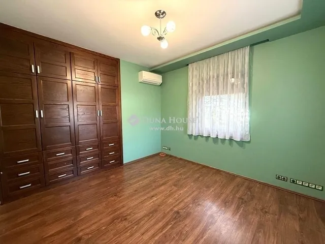 Eladó ház Dabas 250 nm