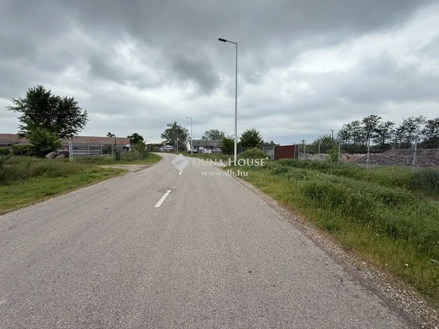 Eladó kereskedelmi és ipari ingatlan Kiskunhalas 5596 nm
