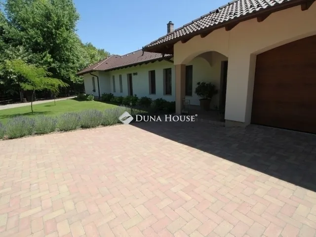 Eladó ház Kecskemét 220 nm