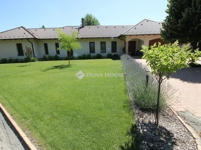 Eladó ház Kecskemét 220 nm