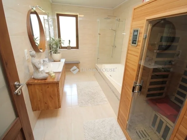 Eladó ház Kecskemét 220 nm