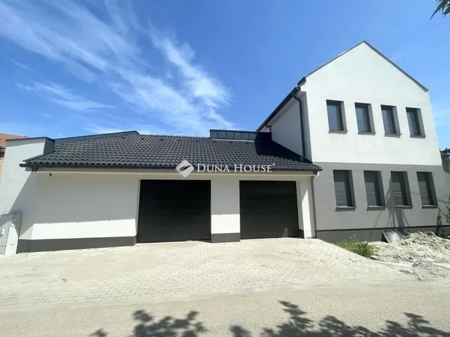 Eladó lakás Kecskemét 108 nm