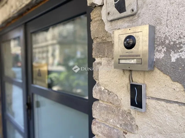 Eladó kereskedelmi és ipari ingatlan Budapest VI. kerület 252 nm