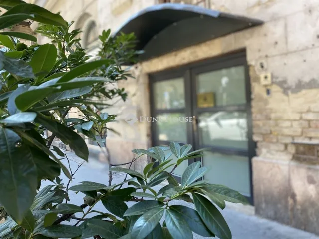 Eladó kereskedelmi és ipari ingatlan Budapest VI. kerület 252 nm