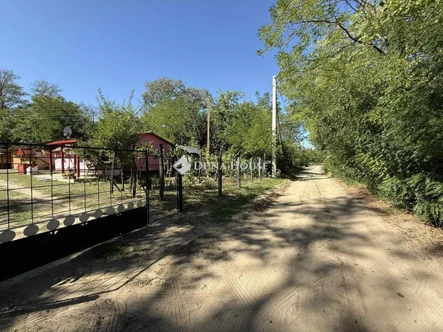 Eladó mezőgazdasági ingatlan Helvécia 40 nm