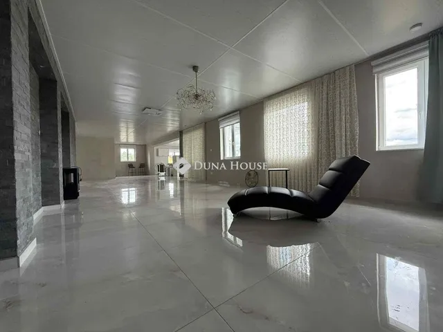 Eladó ház Tiszaroff 230 nm