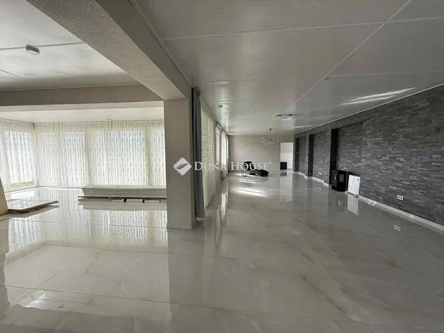 Eladó ház Tiszaroff 230 nm