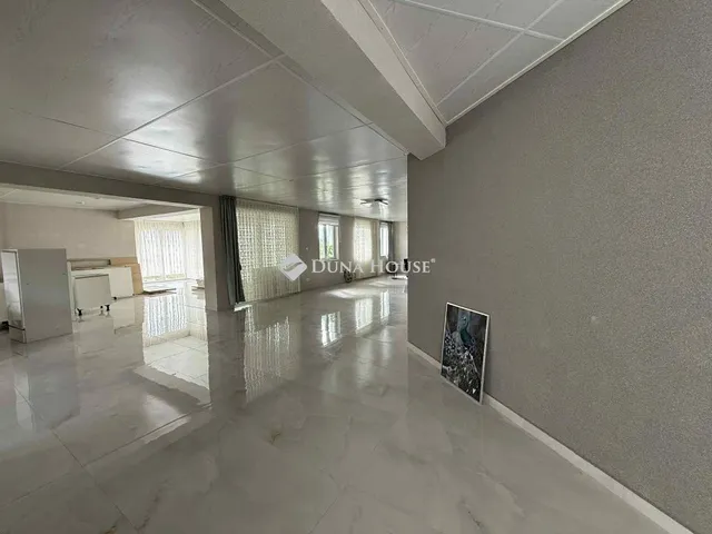 Eladó ház Tiszaroff 230 nm