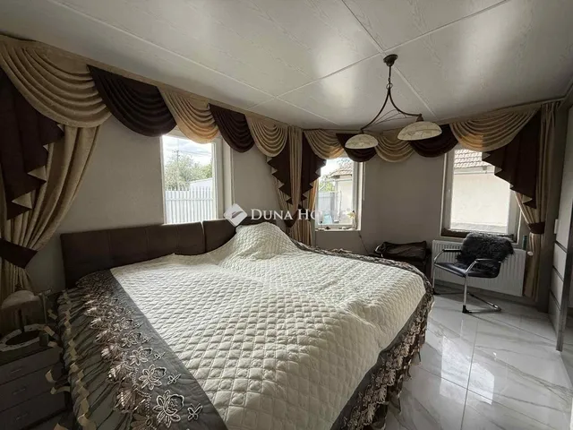 Eladó ház Tiszanána 220 nm