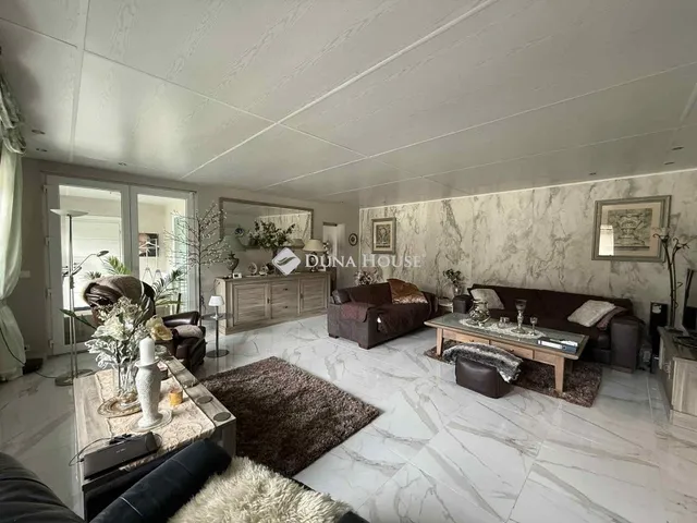 Eladó ház Tiszanána 220 nm