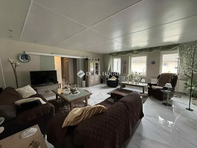 Eladó ház Tiszanána 220 nm