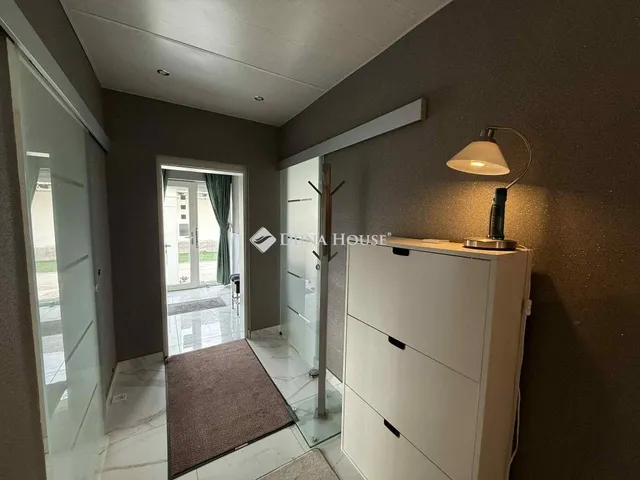 Eladó ház Tiszanána 220 nm