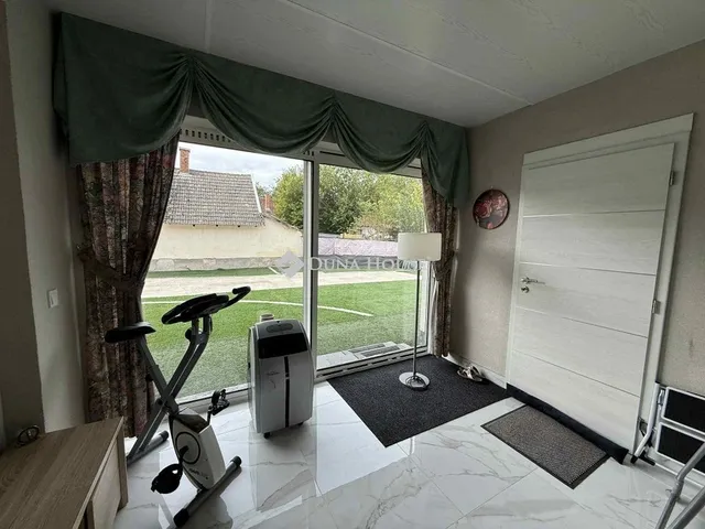 Eladó ház Tiszanána 220 nm