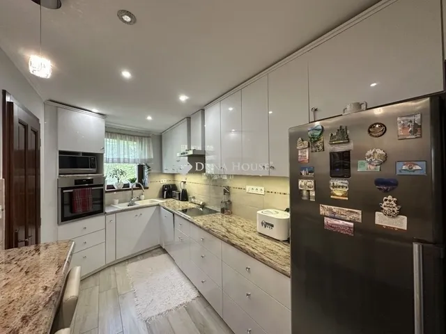 Eladó ház Kecskemét 270 nm