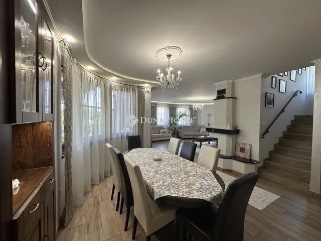 Eladó ház Kecskemét 270 nm