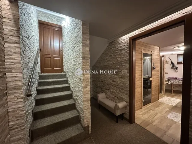 Eladó ház Kecskemét 270 nm