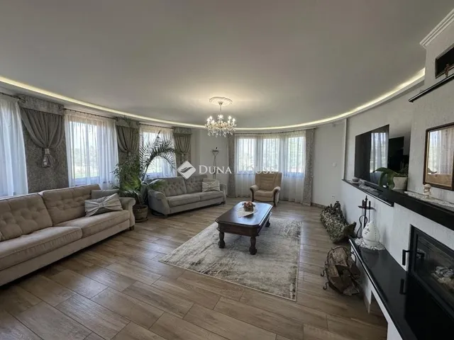 Eladó ház Kecskemét 270 nm