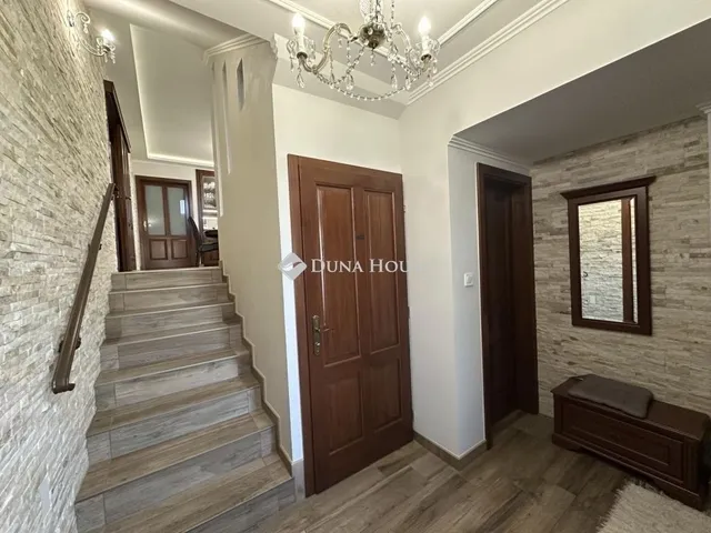 Eladó ház Kecskemét 270 nm