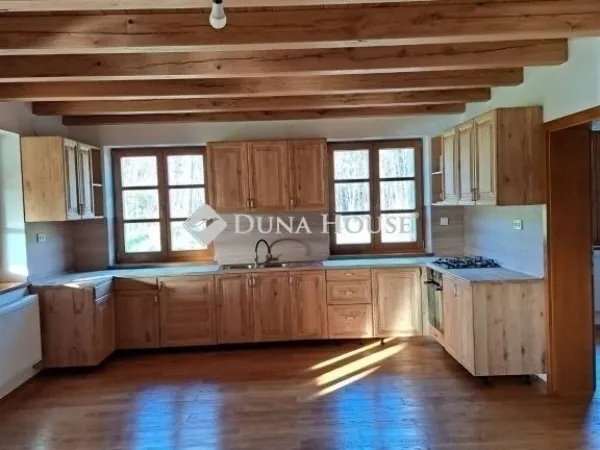 Eladó mezőgazdasági ingatlan Felsőpakony 198 nm