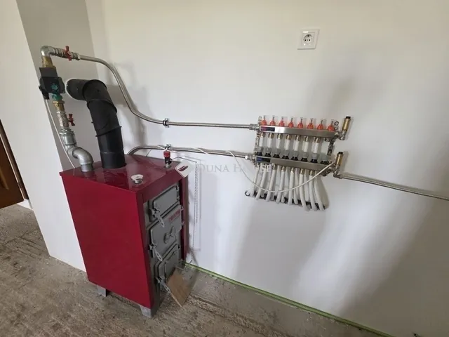 Eladó mezőgazdasági ingatlan Felsőpakony 198 nm