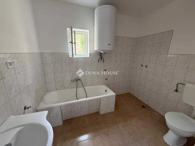 Eladó mezőgazdasági ingatlan Lajosmizse 80 nm