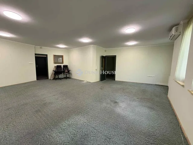 Kiadó kereskedelmi és ipari ingatlan Kecskemét 41 nm