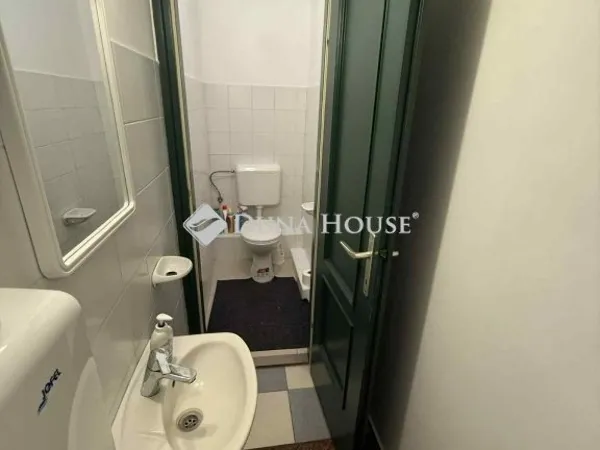 Kiadó kereskedelmi és ipari ingatlan Kecskemét 25 nm