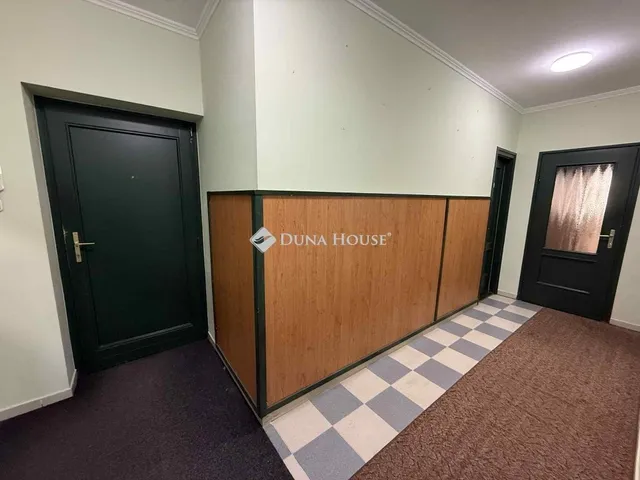 Kiadó kereskedelmi és ipari ingatlan Kecskemét 25 nm