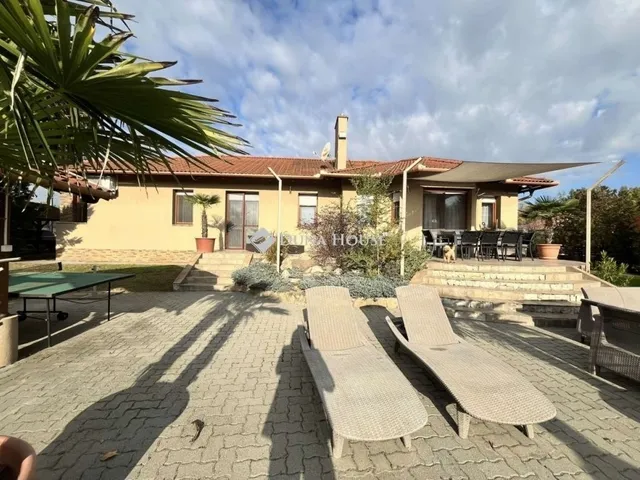 Eladó ház Kecskemét 300 nm